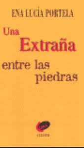 Una extraña entre las piedras